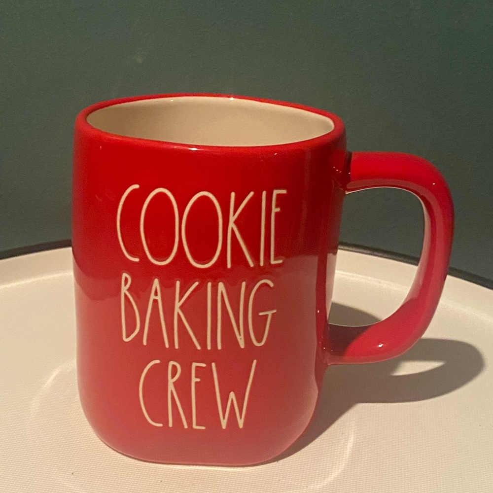 NWOT Rae Dunn Farmhouse Home Decor Christmas COOKIE BAKING CREW Mug